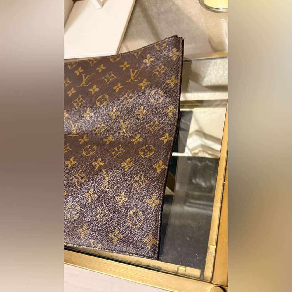 Louis Vuitton Monogram Brown large cosmetics Bag - Picture 5 of 13